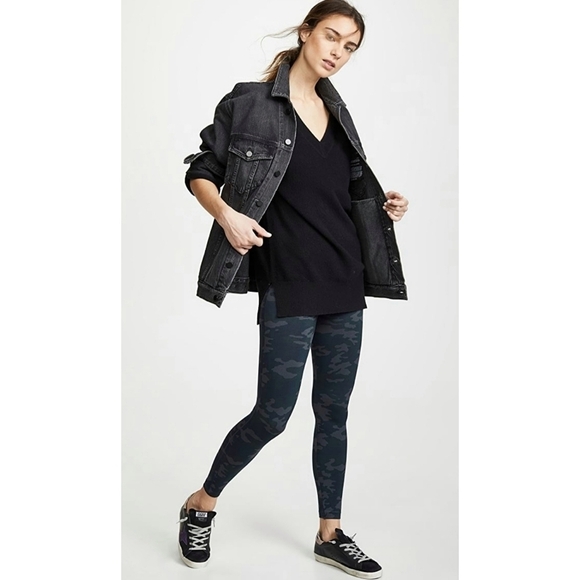 🌸 NEW Spanx | Camouflage High Waist Knit Leggings M - Picture 3 of 11